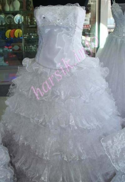 Wedding dress 568680709